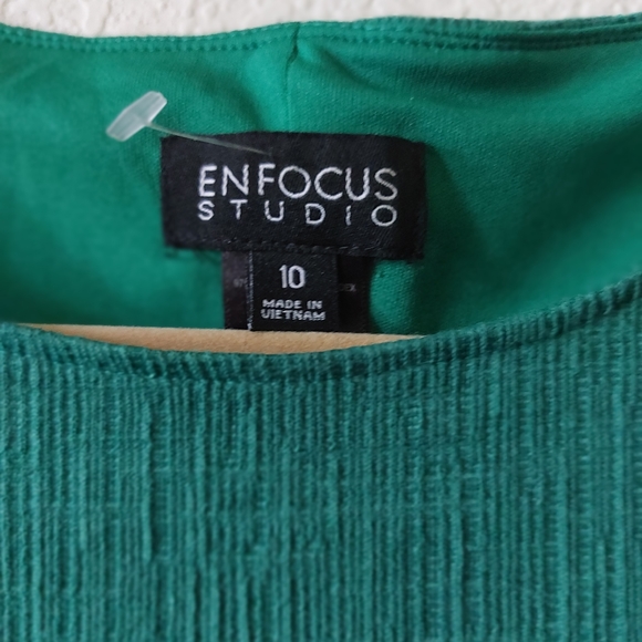 ENFOCUS STUDIO Green short sleeve dress NWT - Picture 4 of 5
